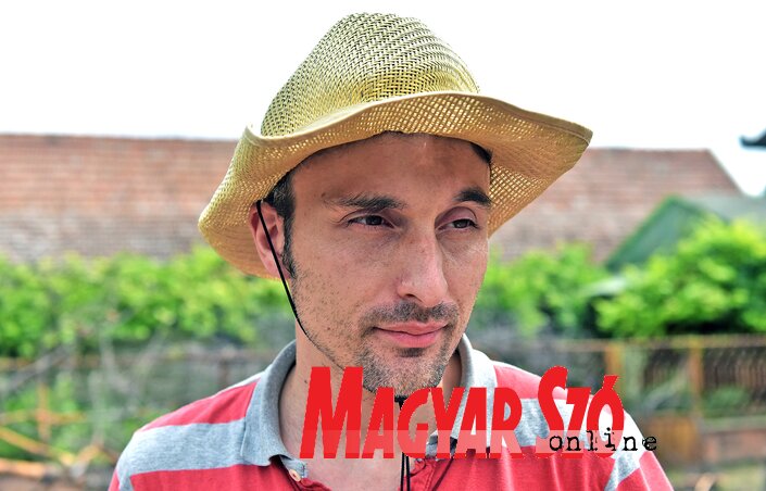 Luka irányítja a munkát (Gergely Árpád felvétele) Luka irányítja a munkát (Gergely Árpád felvétele)
