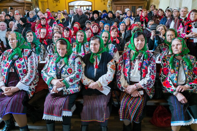 A magyarul még tudó csángók hosszú ideje küzdenek a magyar misék engedélyezéséért (Fotó: MTI)