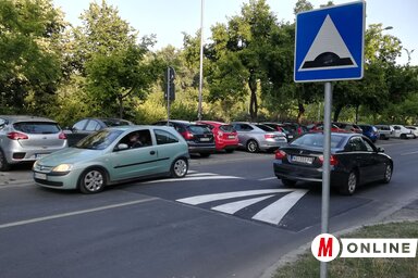 A Put közvállalat városszerte, valamint a peremvárosi településeken is útkarbantartó és útfelújítási akcióba kezdett (Dávid Csilla felvétele)