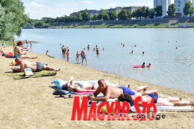 A fertőzések veszélyeinek leginkább a természetes vizekben vagyunk kitéve (Fotó: Gergely Árpád) A fertőzések veszélyeinek leginkább a természetes vizekben vagyunk kitéve (Fotó: Gergely Árpád)