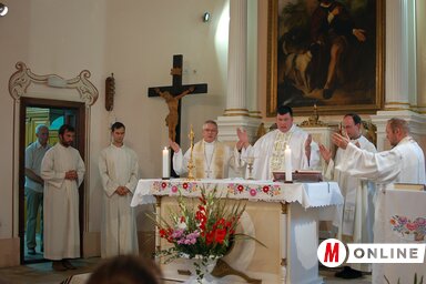 Együtt miséző atyák: Sáfrány Dávid, Erhard Róbert, Szöllősi Tibor, Nagy Attila (Fotó: Bozsoki Valéria)