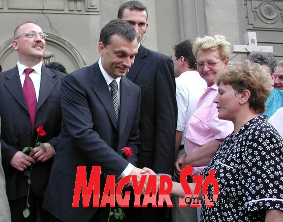 Hatalmas ovációval fogadták a szabadkaiak a magyar miniszterelnököt Hatalmas ovációval fogadták a szabadkaiak a magyar miniszterelnököt