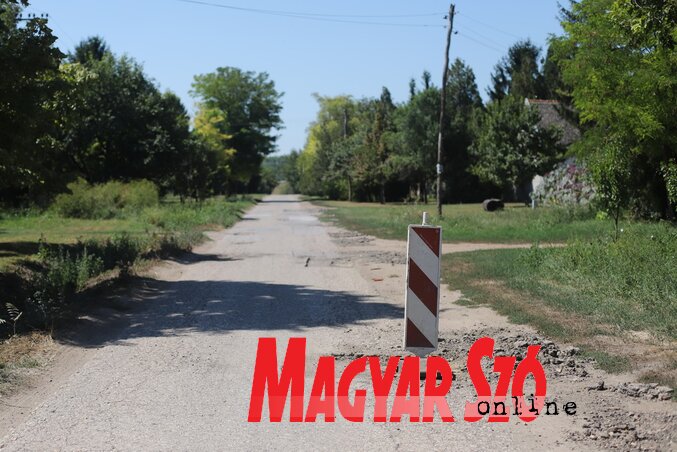 A Széles utcában számos kátyút fel fognak számolni (Lakatos János felvétele)