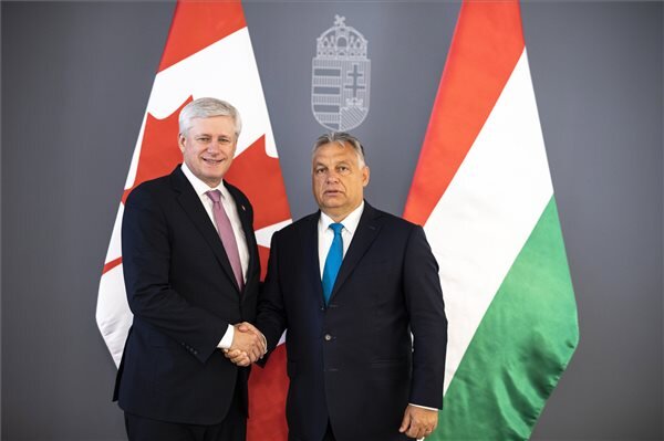 Stephen Harper és Orbán Viktor (Fotó: MTI)