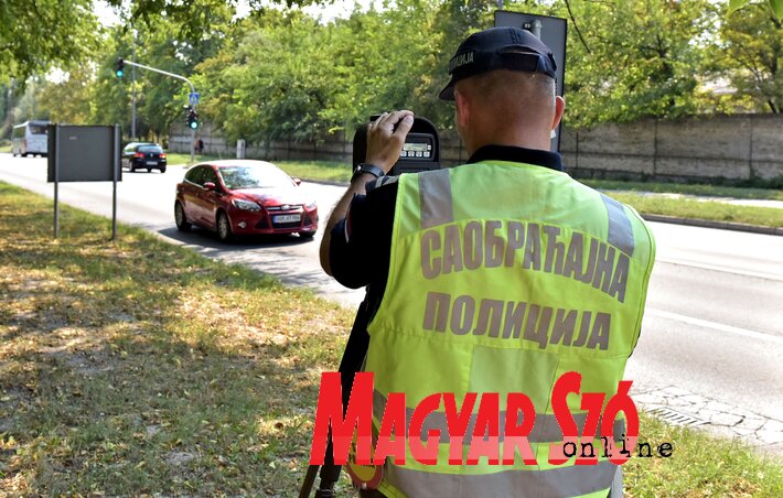 A Belgrádi úton tartottak sebességmérést a rendőrök (Fotó: Gergely Árpád) A Belgrádi úton tartottak sebességmérést a rendőrök (Fotó: Gergely Árpád)