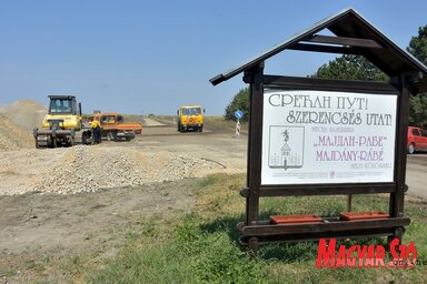 Várhatóan a hónap végére készül el a határra vezető út (Fotó: Gergely József) 
