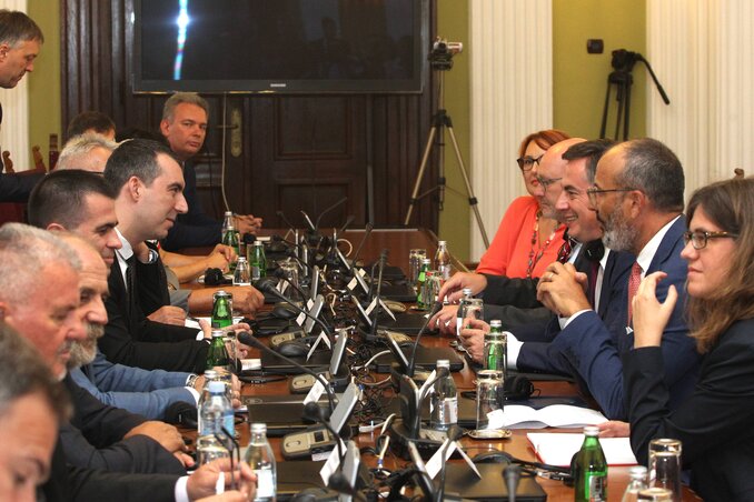 David McAllister a parlament képviselői csoportjainak a képviselőivel (Fotó: Beta) David McAllister a parlament képviselői csoportjainak a képviselőivel (Fotó: Beta)