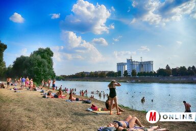 A strandolók közül sokan bekapcsolódtak a programba (Horváth Zsolt felvétele)