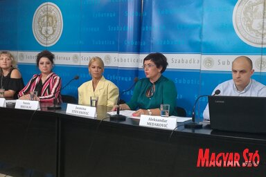Máté Krisztina, Horvát Tímea, Nataša Bekvalac, Jasmina Stevanović és Aleksandar Medaković (Fotó: Lukács Melinda)