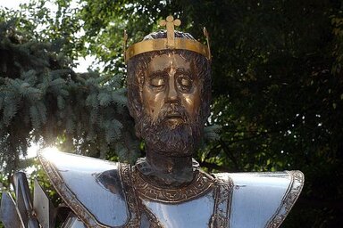 Varga Imre Kossuth-díjas szobrászművész II. Lajos szobra, amelyet a mohácsi csata 480. és II. Lajos király születésének 500. évfordulója alkalmából készített (Fotó: MTI)