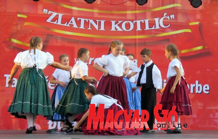 Szólt a nóta Nagybecskereken (Fotó: Kecskés István) Szólt a nóta Nagybecskereken (Fotó: Kecskés István)