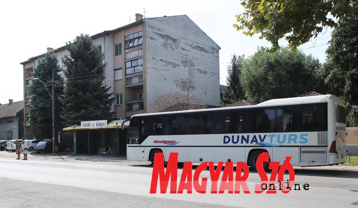 Az önkormányzat 300 diák utaztatási és bentlakási költségéhez járul hozzá (Fotó: Lakatos János)