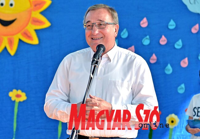 A tanévnyitó ünnepségen Nyilas Mihály mondott köszöntőbeszédet (Fotó: Gergely Árpád) A tanévnyitó ünnepségen Nyilas Mihály mondott köszöntőbeszédet (Fotó: Gergely Árpád)