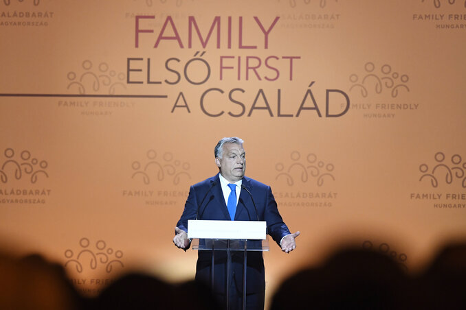 Orbán Viktor beszédet mondd a III. Budapesti Demográfiai Csúcson (Fotó: MTI) Orbán Viktor beszédet mondd a III. Budapesti Demográfiai Csúcson (Fotó: MTI)