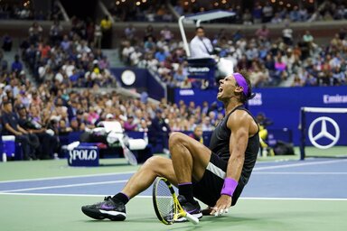 Nadal elfáradt a maratoni ütközetben (Fotó: Beta/AP)