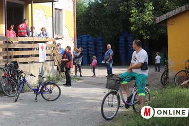 Háromszáz rászoruló kapott csomagot (Lakatos János felvétele)