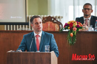 Dömötör Csaba a zentai községi képviselő-testület városnapi díszülésén(Herédi Krisztián felvétele)