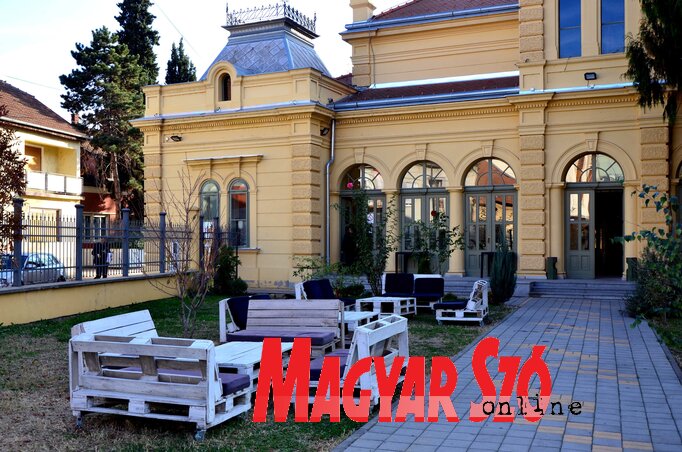 Az újvidéki Egység Művelődési Állomáson rendszeresek a kulturális előjelű események (Dávid Csilla felvétele)