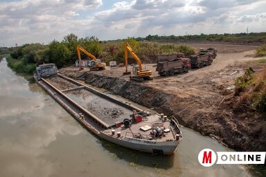 Az iszapot a Muzslyai híd közelében tárolják (Fotó: Kecskés István)
