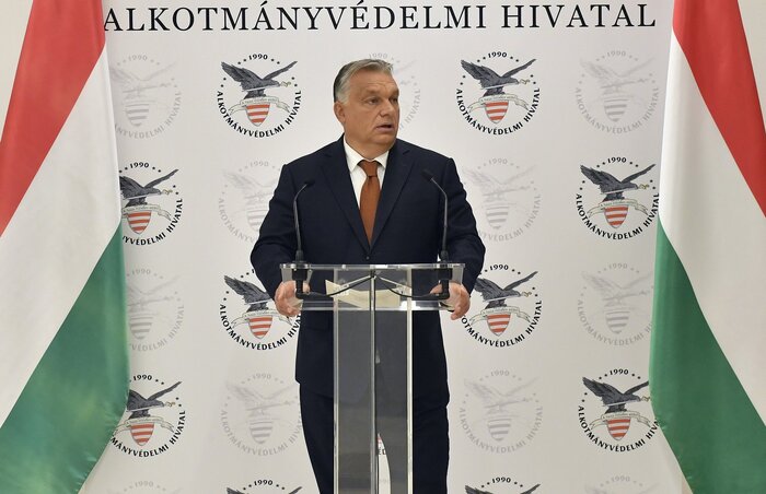 Orbán Viktor beszédét tartja (Fotó: MTI)