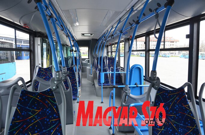 A Városi Közlekedési Közvállalat járműparkja hamarosan 20 új autóbusszal bővül (Ótos András illusztrációja)