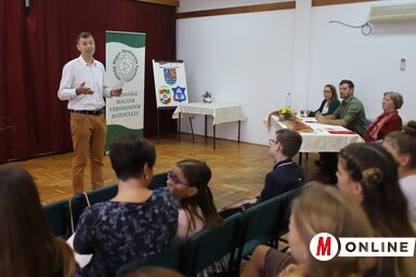 Hajvert Ákos megnyitja a versenyt (Lakatos János felvétele)