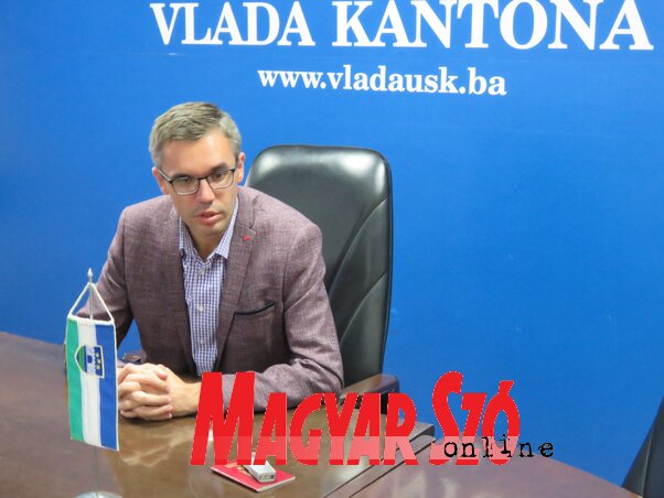 Nermin Kljajić a kanton belügyminisztere (Tóth Roland felvétele) Nermin Kljajić a kanton belügyminisztere (Tóth Roland felvétele)