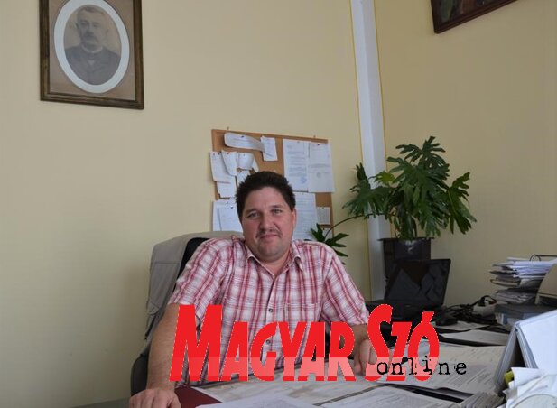 Dr. Crnkovity Gábor (Kazinczy Paszterkó Diana felvétele) Dr. Crnkovity Gábor (Kazinczy Paszterkó Diana felvétele)
