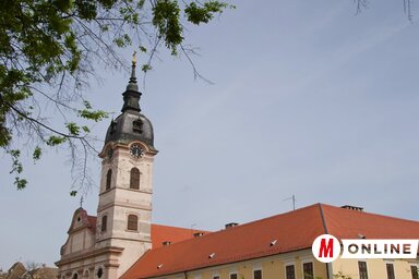 A felújításra kerülő Lázár cár tér (Fotó: Fekete J. József)