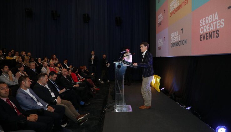 Ma ezen a helyen Szerbia egy másik arcát mutatja. Azt, amelyet még sokan nem ismernek, de amelyről bizonyossággal gondolom, Szerbia valódi arca – mondta a megnyitón Ana Brnabić kormányfő (Fotó: Beta)