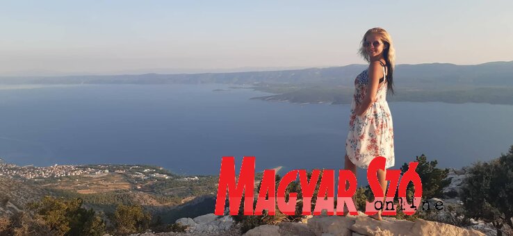 A Vidova Gora kilátójából az egész sziget belátható (Fotó: Lackó Varjú Sára) A Vidova Gora kilátójából az egész sziget belátható (Fotó: Lackó Varjú Sára)