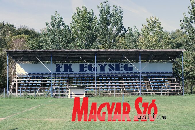 Az Egység felújított lelátója (Lakatos János felvétele) Az Egység felújított lelátója (Lakatos János felvétele)