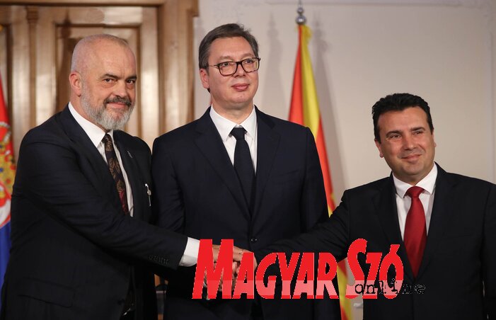 Mindhárom ország polgárai megérdemlik a magasabb életszínvonalat – Rama, Vučić és Zaev Péterváradon (Fotó: Ótos András) Mindhárom ország polgárai megérdemlik a magasabb életszínvonalat – Rama, Vučić és Zaev Péterváradon (Fotó: Ótos András)