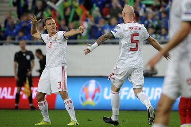 Korhut Mihály nyílegyenesen bombázott a bal alsóba (Fotó: MTI)