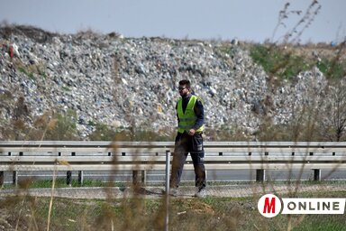 A székvárosban komoly gondot okoz a szeméttárolás, a hulladék jelentős része nejlonzacskó (Ótos András felvétele)