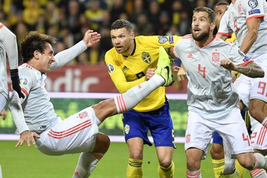 A La Roja alaposan megszenvedett a továbbjutásért (Fotó: Beta/AP)