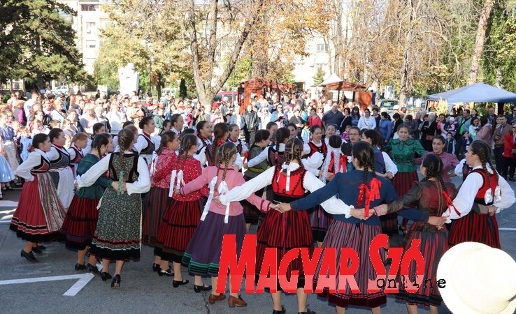 Megteltek Magyarkanizsa utcái, terei… Megteltek Magyarkanizsa utcái, terei…