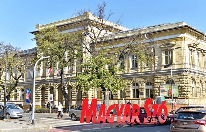 A Sárgaház 1941 és 1944 között a magyar különleges rendőrség, 1944 őszétől pedig a jugoszláv államvédelmi igazgatóság székhelye volt (Gergely Árpád felvétele) A Sárgaház 1941 és 1944 között a magyar különleges rendőrség, 1944 őszétől pedig a jugoszláv államvédelmi igazgatóság székhelye volt (Gergely Árpád felvétele)