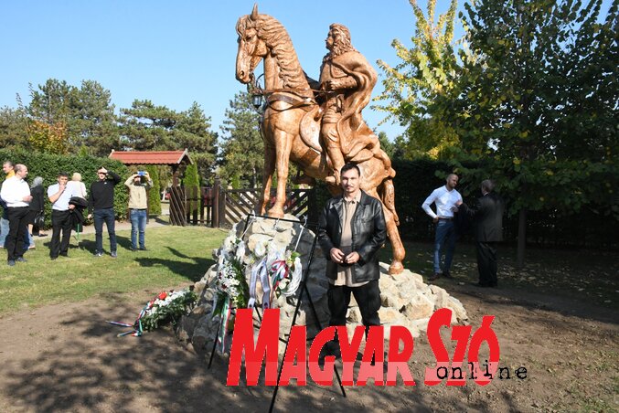A művész és a szobra (Puskás Károly) A művész és a szobra (Puskás Károly)