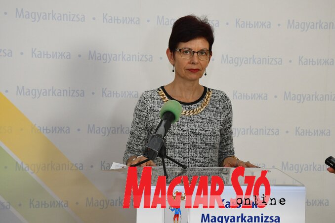 Szalkai Nemes Valéria a sajtótájékoztatón (Puskás Károly felvétele)