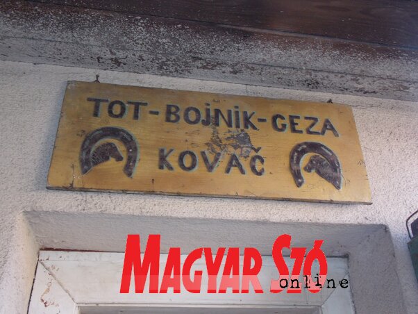 A kovács cégére (Fotó: Horváth Zsolt) A kovács cégére (Fotó: Horváth Zsolt)
