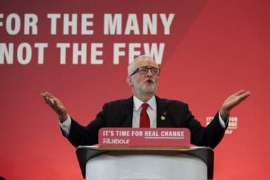 Jeremy Corbyn: Ha a párt a december 12-ei parlamenti választáson kormányra kerül, fél éven belül rendezi a Brexitet (Fotó: AP via Beta)