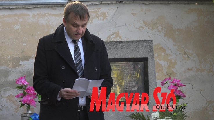 A martonosi megemlékezésen dr. Forró Lajos mondott beszédet (Fotó: Pintér Sarolta)