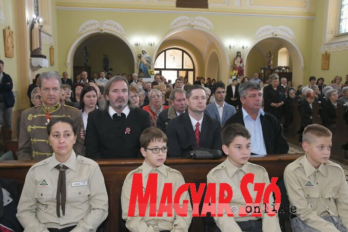 A templomi szertartáson a magyarországi vendégek és a cserkészek is jelen voltak (Fotó: Puskás Károly) A templomi szertartáson a magyarországi vendégek és a cserkészek is jelen voltak (Fotó: Puskás Károly)