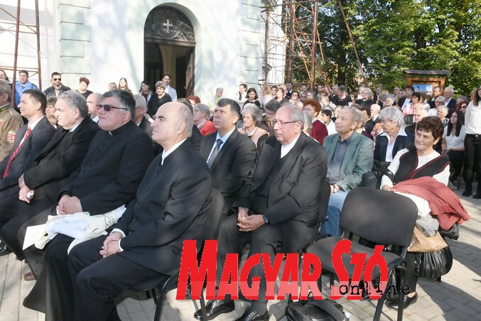 Szépszámú közönség volt a rendezvényen (Fotó: Puskás Károly) Szépszámú közönség volt a rendezvényen (Fotó: Puskás Károly)