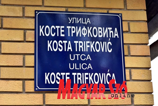 Hamarosan több háromnyelvű utcanévtábla is lesz a helyi közösségben (Fotó: Gergely Árpád)