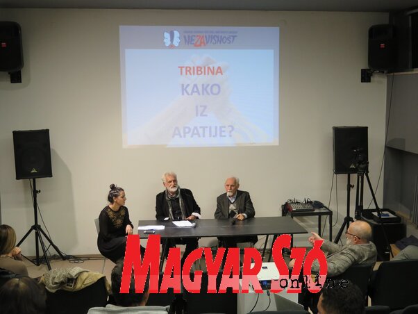 Milica Kravić, Zoran Stojiljković és Mikloš Biro (Fotó: Stanyó Tóth Gizella) Milica Kravić, Zoran Stojiljković és Mikloš Biro (Fotó: Stanyó Tóth Gizella)