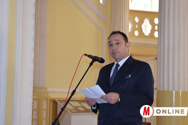 A rendezvényen Juhász Attila magyartanár mondott bevezetőt (Máriás Endre felvétele)