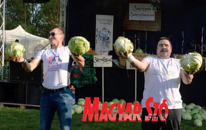 Nagy harc volt a férfiak között, de végül a tavalyi győztes, a topolyai Fürsztner Róbert (jobbról) megvédte a címét (Fotó: Móricz Ildikó) Nagy harc volt a férfiak között, de végül a tavalyi győztes, a topolyai Fürsztner Róbert (jobbról) megvédte a címét (Fotó: Móricz Ildikó)