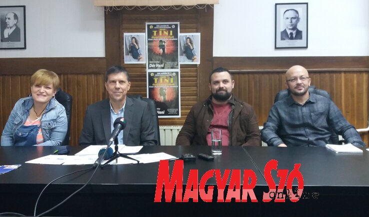 A szervezők és a zsűritagok tegnap ismertették a fesztivállal kapcsolatos tudnivalókat (Tóth D. Lívia felvétele) A szervezők és a zsűritagok tegnap ismertették a fesztivállal kapcsolatos tudnivalókat (Tóth D. Lívia felvétele)